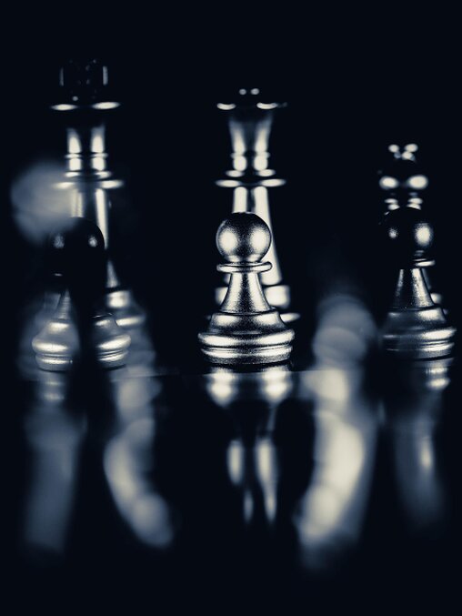 Schachfiguren als Metapher für strategisches Vorgehen